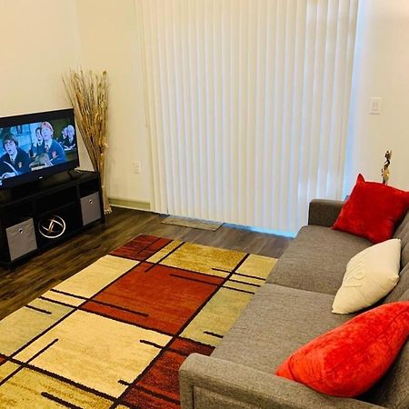 Downtown Apt Free Parking - Pool - Gym - Fully Kitchen Хюстън Екстериор снимка
