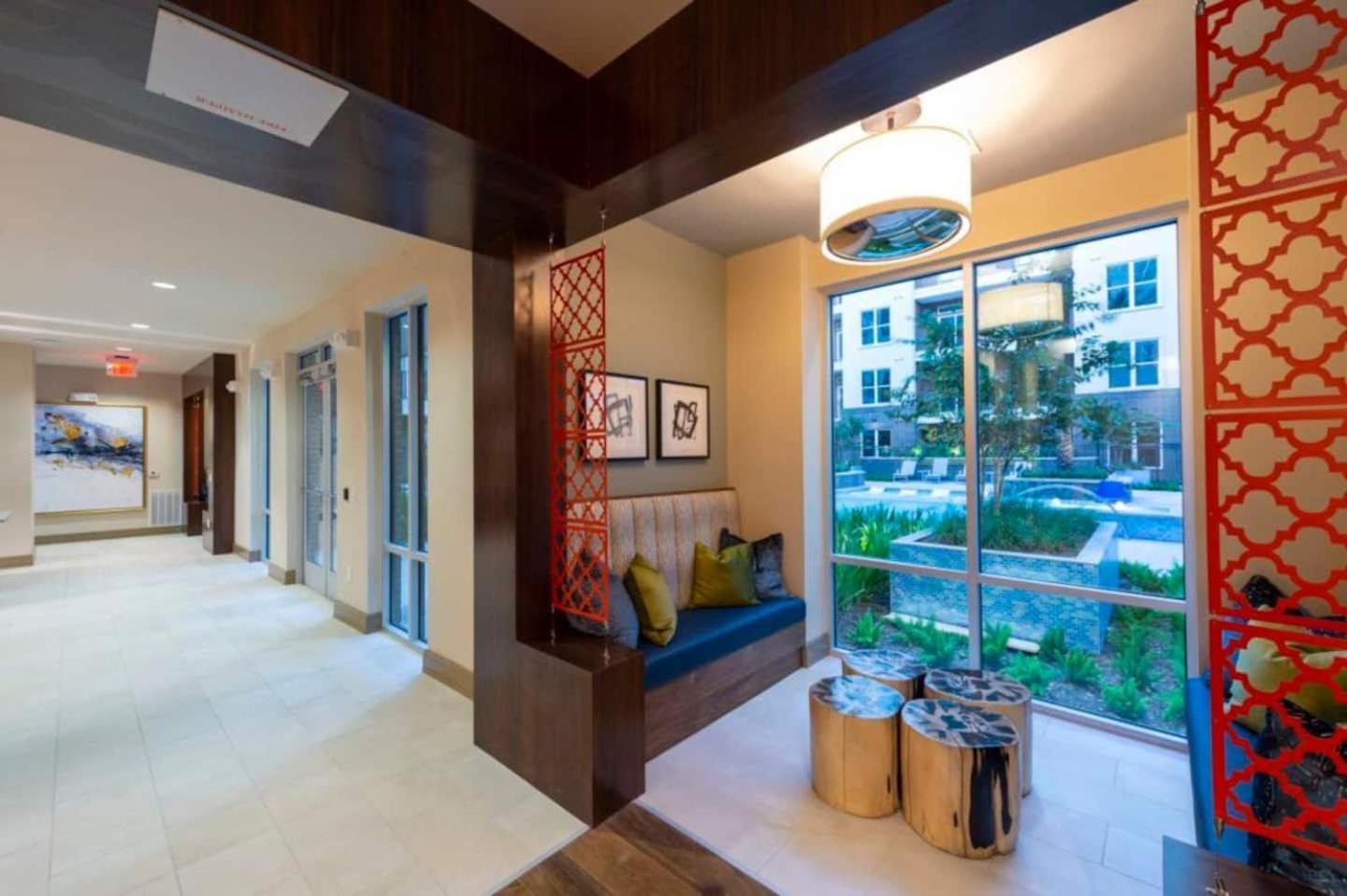 Downtown Apt Free Parking - Pool - Gym - Fully Kitchen Хюстън Екстериор снимка
