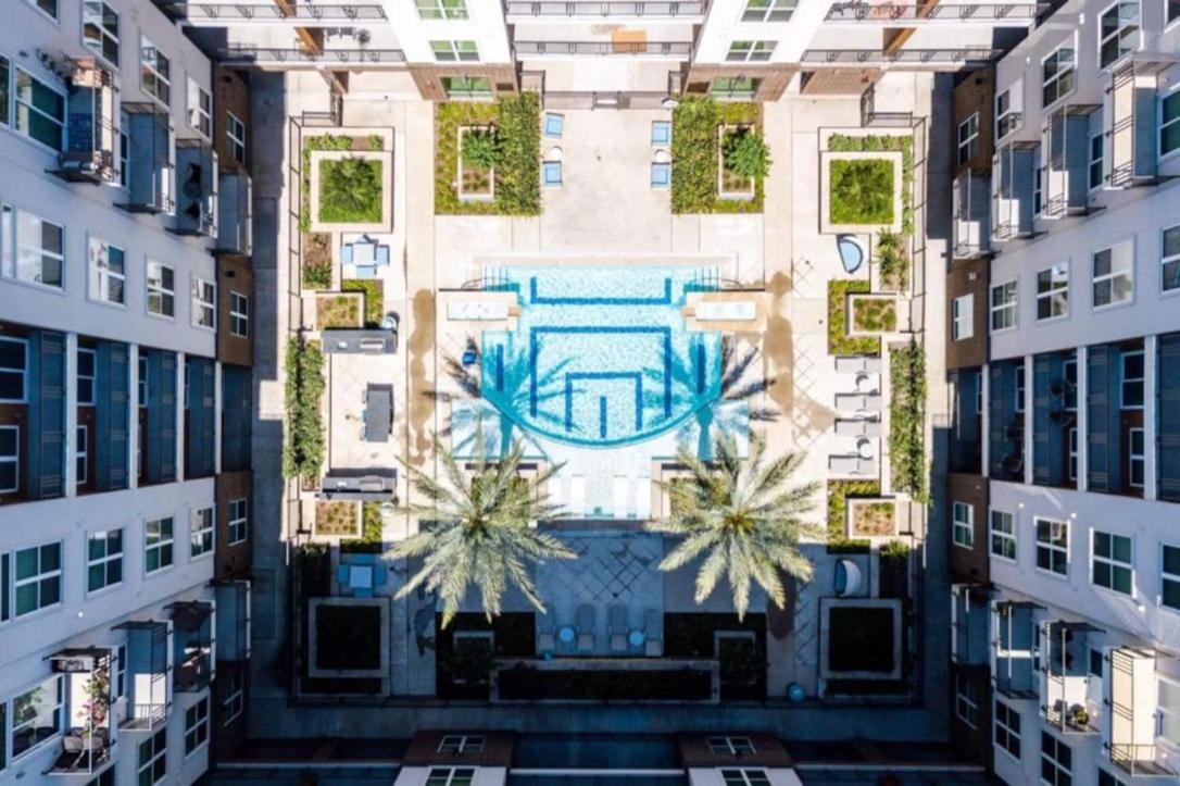 Downtown Apt Free Parking - Pool - Gym - Fully Kitchen Хюстън Екстериор снимка
