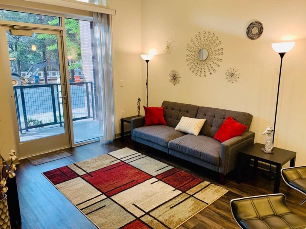 Downtown Apt Free Parking - Pool - Gym - Fully Kitchen Хюстън Екстериор снимка