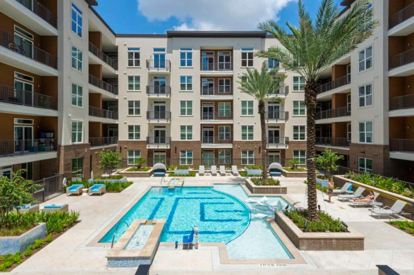 Downtown Apt Free Parking - Pool - Gym - Fully Kitchen Хюстън Екстериор снимка